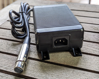 Believable Audio Lunchbox-style Power Supply