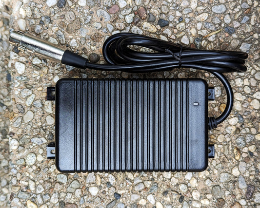 Believable Audio Lunchbox-style Power Supply